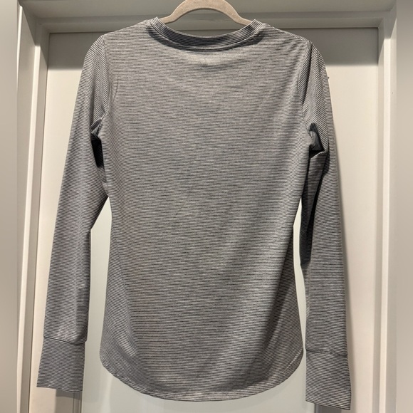 We Wander Stripe Long Sleeve Top Gray Soft Thumbholes Size S - Picture 7 of 13